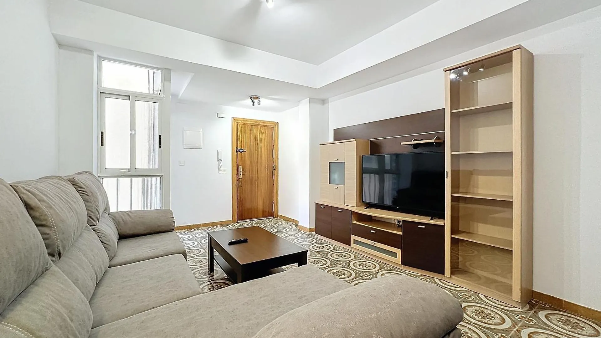 Apartamento 4 Dormitorios Parking Incluido Almería España