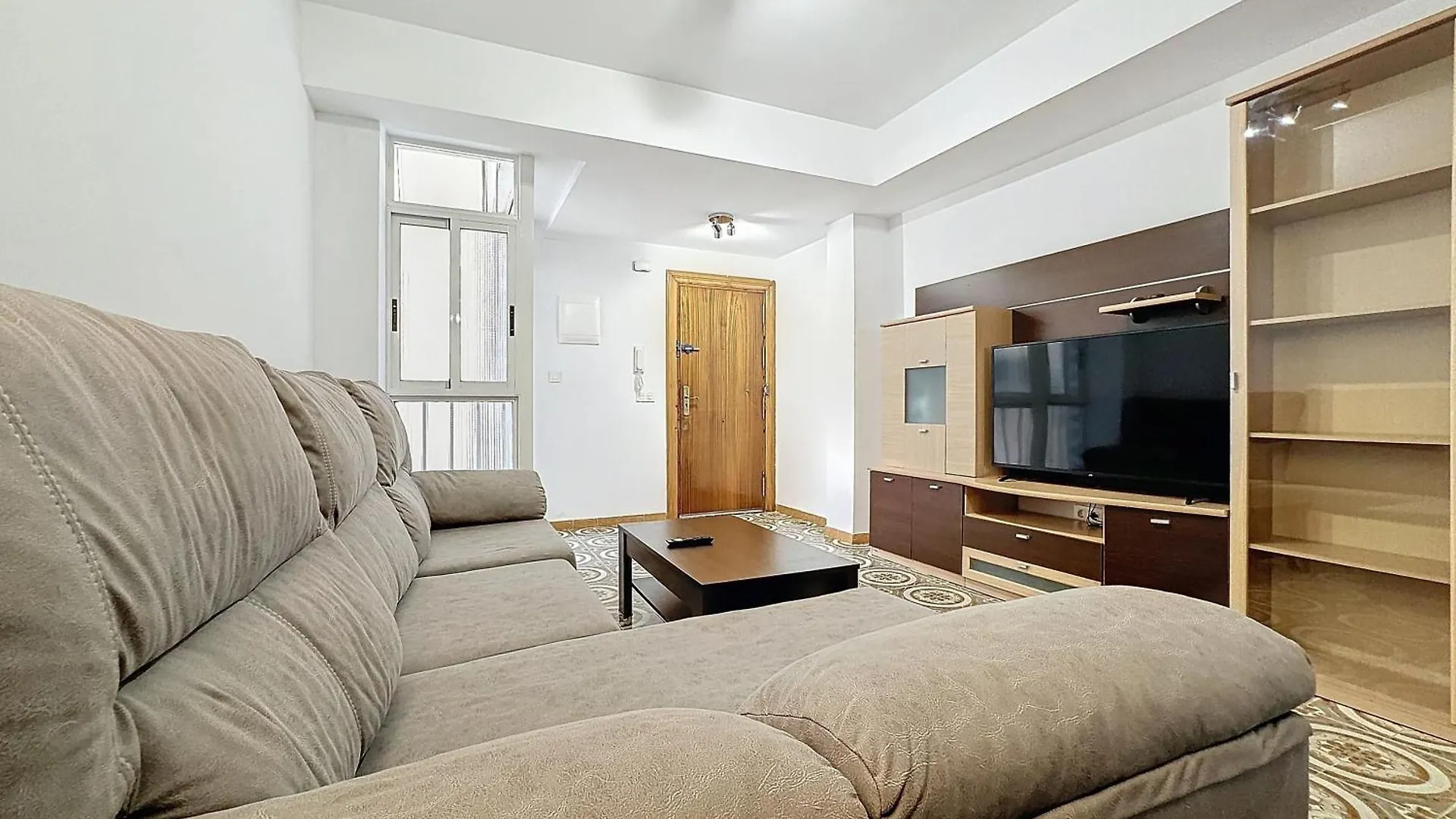 Apartamento 4 Dormitorios Parking Incluido Almería