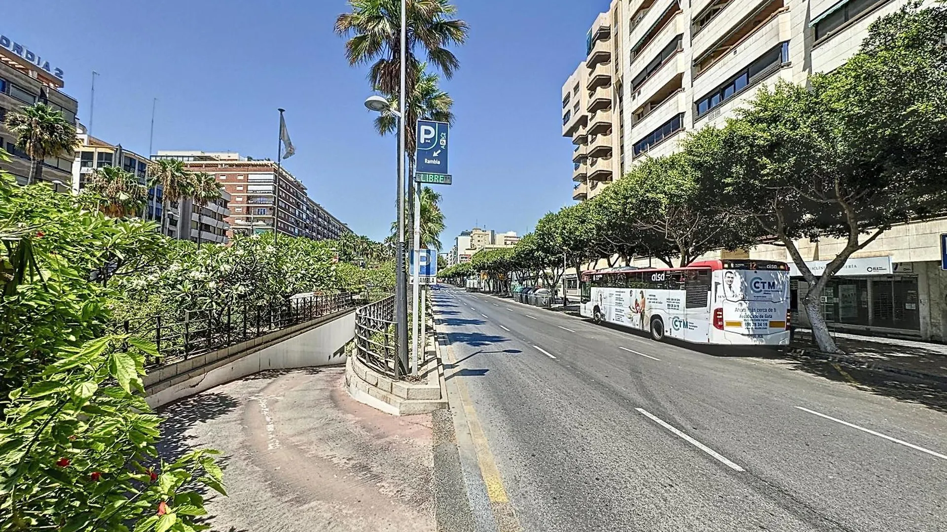 Apartamento 4 Dormitorios Parking Incluido Almería España