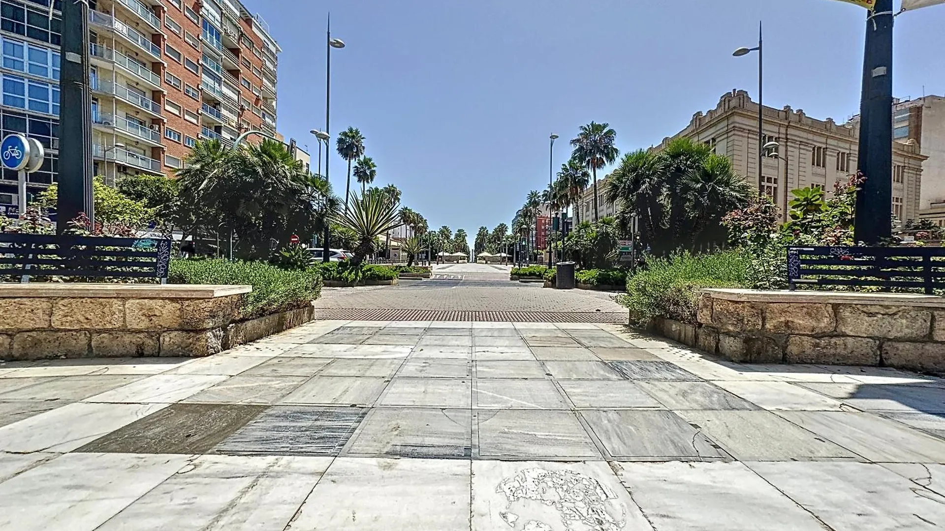 Apartamento 4 Dormitorios Parking Incluido Almería 0*,