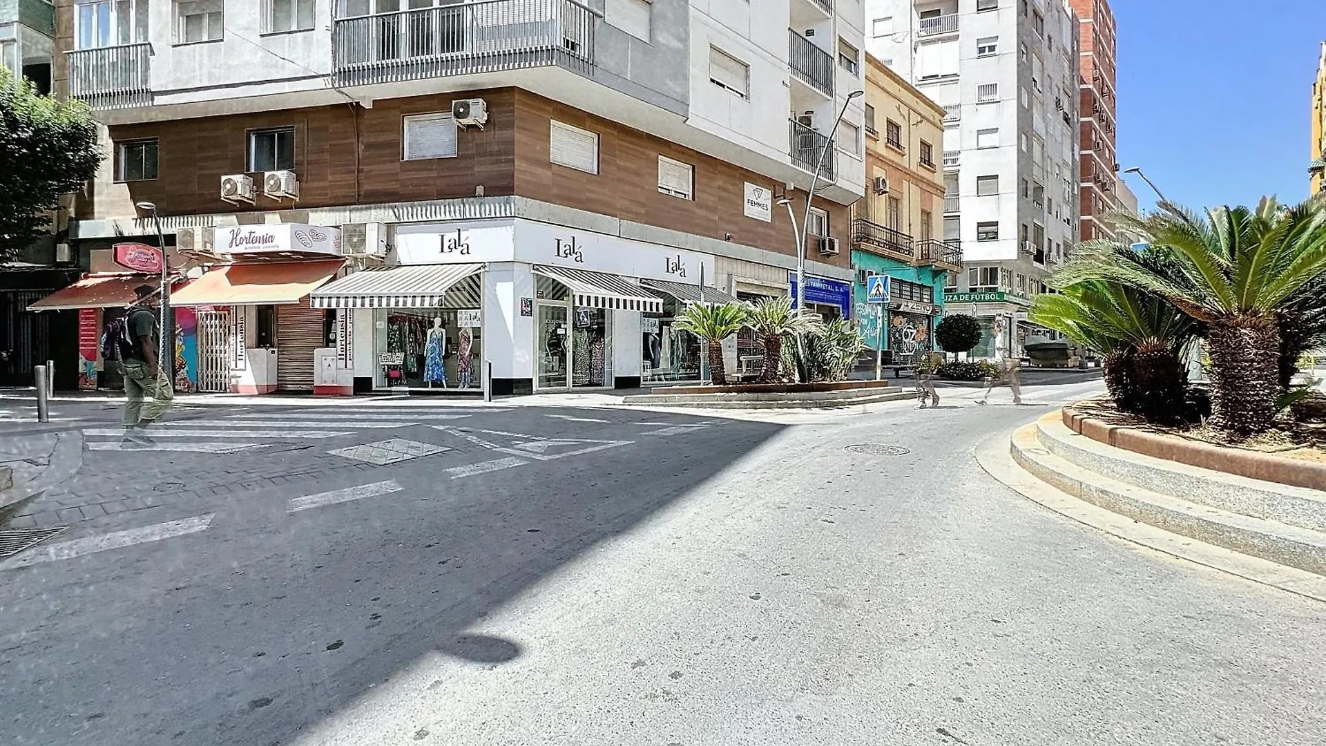 Apartamento 4 Dormitorios Parking Incluido Almería